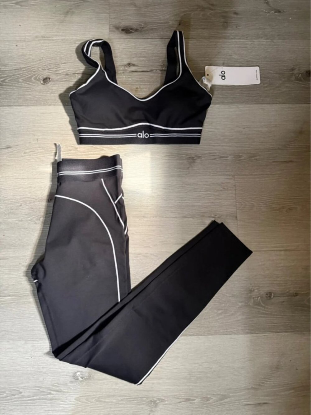 Alo Yoga Black Yoga Set Size S Sports Bra & Leggings